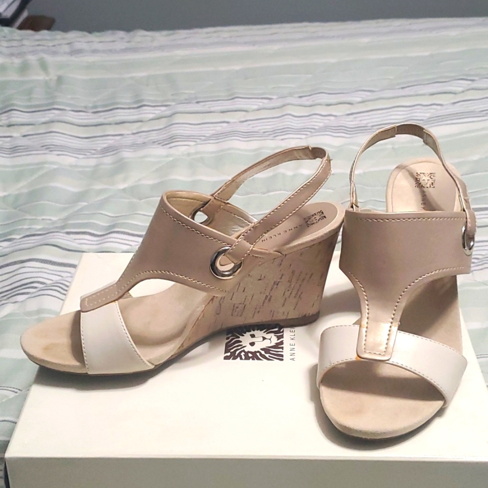 Womens sandals